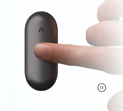 ワンタッチで録音・停止や要約などのが操作可能。スマホを操作せずに録音OK