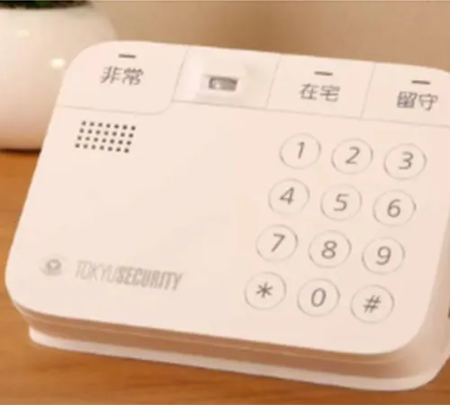 置くだけプランでは、シンプルな主装置から通報や外出時の侵入検知に対応します