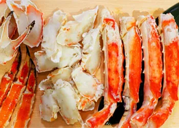 網走水産のカニ、本タラバガニカット（800g）