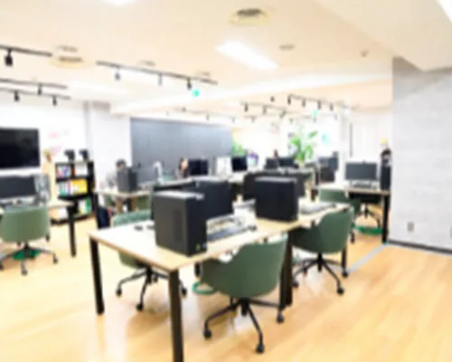 校舎内の自習室は無料で利用可能