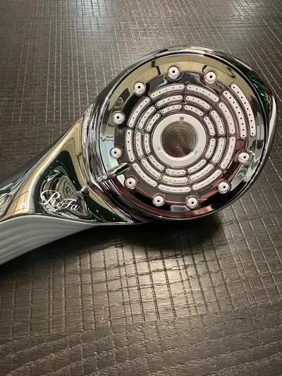 リファファインバブルU＋（シャワー面細部）